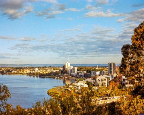 Perth Swan River contemporary accommodation